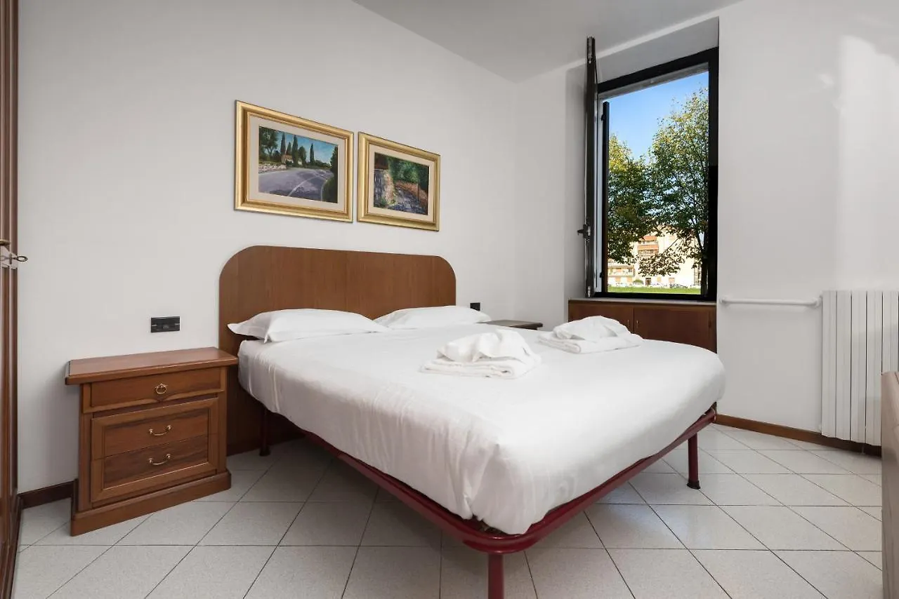 Flats4Rent Regaste Daire Verona 0*,