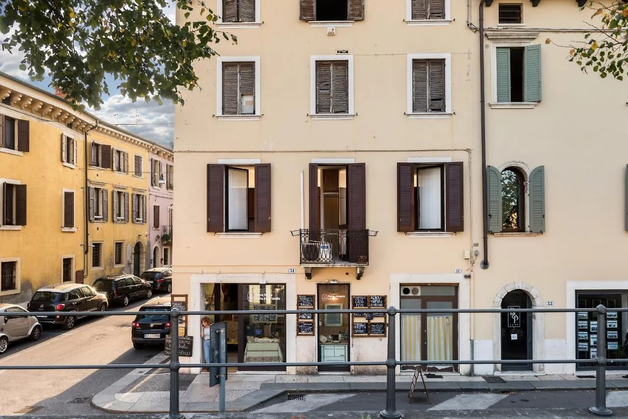 Flats4Rent Regaste Apartment Verona