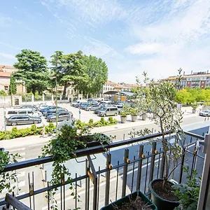 Bed & Breakfast Happiness - Center, Verona