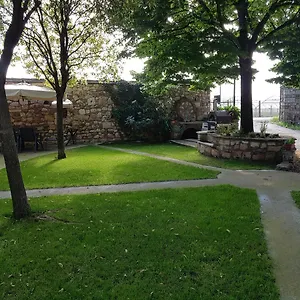 Broglia House Apartman