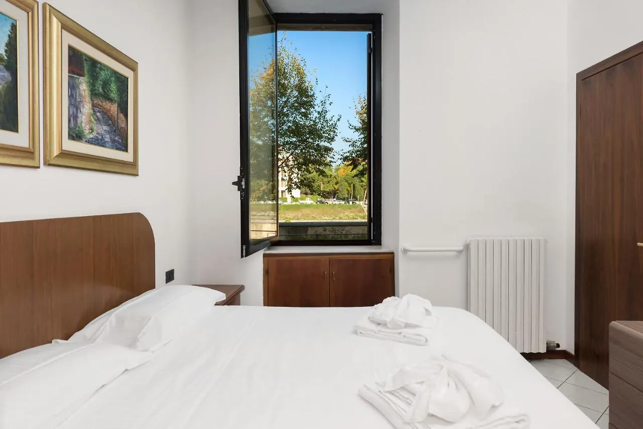 Flats4Rent Regaste Apartment Verona